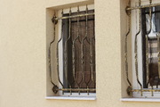Прозоречна решетка от ковано желязо
